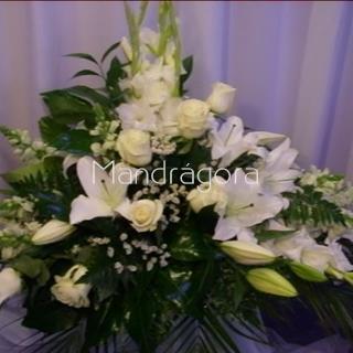 Centro de flores blanco - Imagen 1