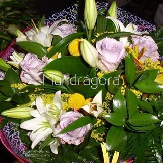 Ramo de flores variadas - Imagen 1