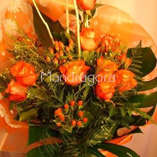 Ramo de rosas naranjas - Imagen 2
